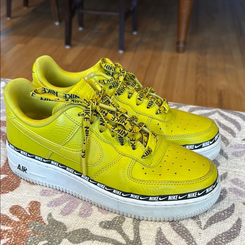 Nike‎ Wmns Air Force 1 Low SE Premium 'Overbranding Bright Citron'